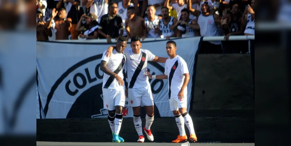Imagem ilustrativa da imagem Vasco supera o Botafogo e avança para a semifinal da Taça Rio