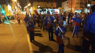 Imagem ilustrativa da imagem Confira fotos do desfile das Escolas de Samba em PG
