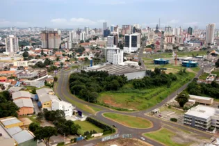 Imagem ilustrativa da imagem Fotos mostram crescimento urbano de Ponta Grossa