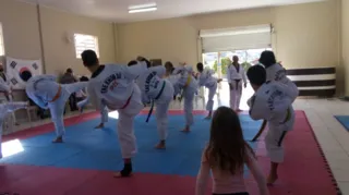 Imagem ilustrativa da imagem Associação oferece aulas de taekwondo em Olarias