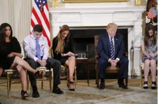 Presidente dos EUA, Donald Trump, se reúne com alunos e professores na Casa Branca/Foto: Divulgação Reuters