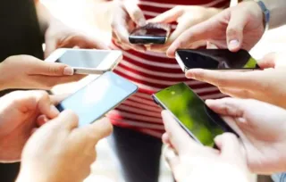 A Anatel vai verificar a legalidade dos celulares de acordo com o imei de cada aparelho/Foto: Reprodução Getty Images