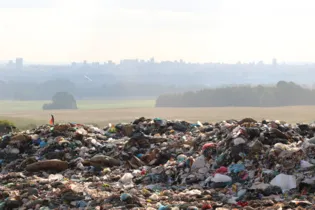 Aterro do Botuquara recebe o lixo doméstico produzido em Ponta Grossa