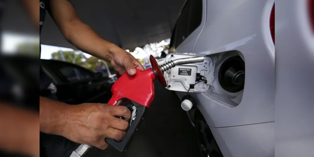 Imagem ilustrativa da imagem Petrobras reduz preços da gasolina e do diesel