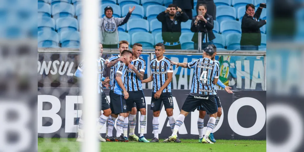 Imagem ilustrativa da imagem Grêmio vence o Defensor e lidera Grupo 1