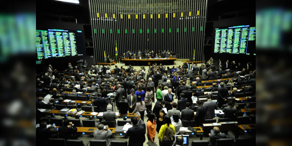 Os deputados conseguiram terminar a votação no final da noite/Foto Reprodução Agência Brasil
