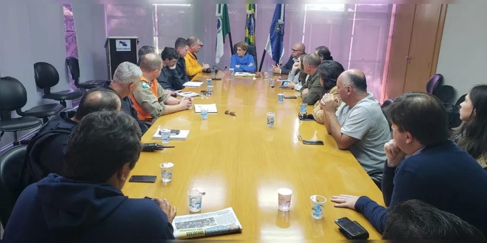 Secretarias municipais estiveram reunidas com representantes da Defesa Civil, VCG e Polícia Rodoviária Federal