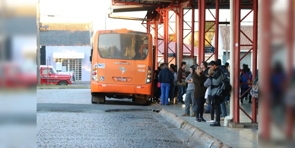 Lideranças cobram que diminuição no diesel reflita no preço da passagem de ônibus