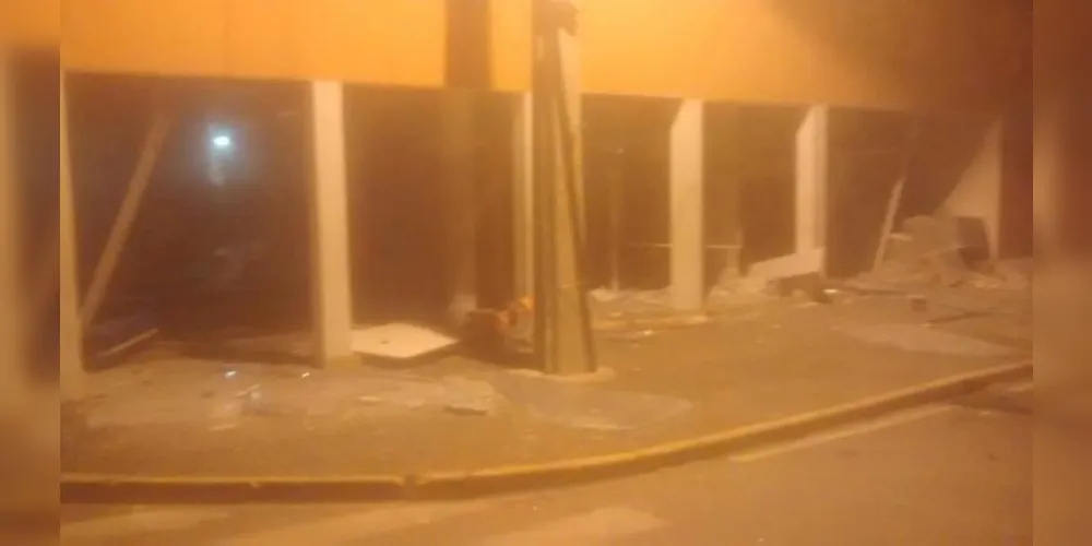 Imagem ilustrativa da imagem Quadrilha explode bancos no centro de Jaguariaíva