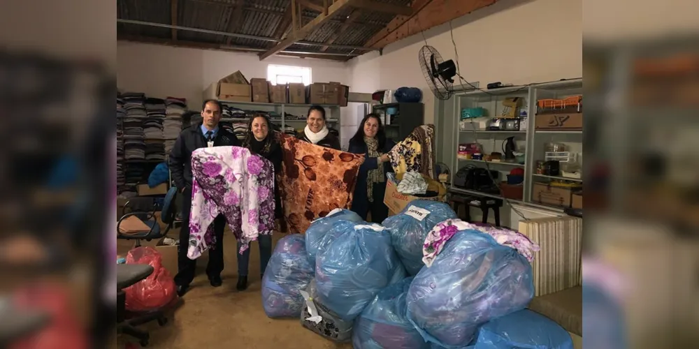Princesa dos Campos garante doações de cobertores e mantas para Casa da Acolhida em Ponta Grossa 