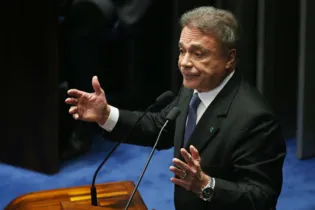 Álvaro Dias, defendeu o corte de privilégios e criticou o modo como o país tem sido conduzido. 
