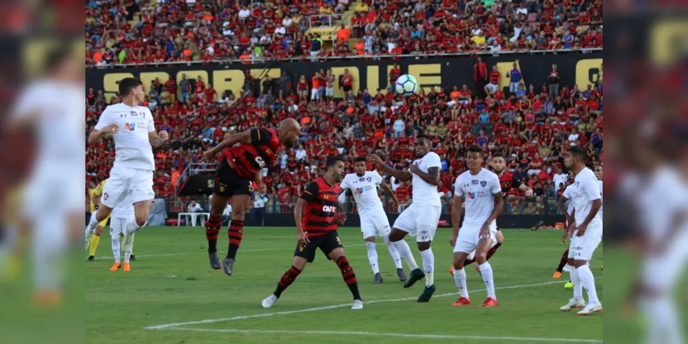 Imagem ilustrativa da imagem Sport perde para o Fluminense dentro de casa
