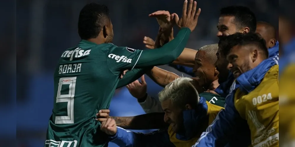 Imagem ilustrativa da imagem Com dois de Borja, Palmeiras bate Cerro Porteño