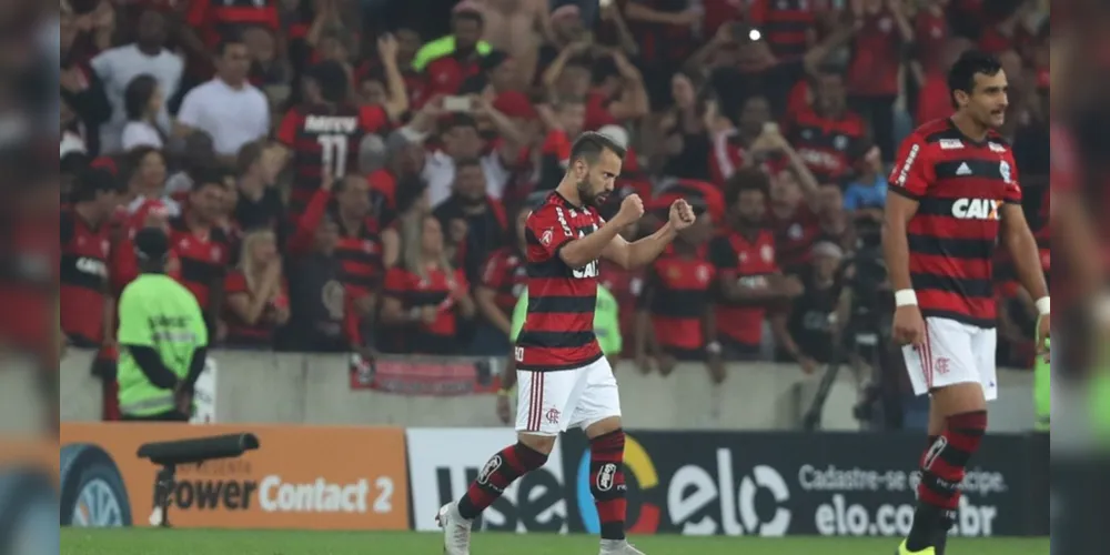 Imagem ilustrativa da imagem Flamengo vence o Grêmio e se classifica na Copa do Brasil