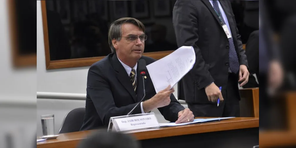 Imagem ilustrativa da imagem STF marca análise de denúncia contra Bolsonaro