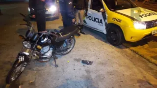 Moto foi recuperada no centro da cidade e suspeito foi preso