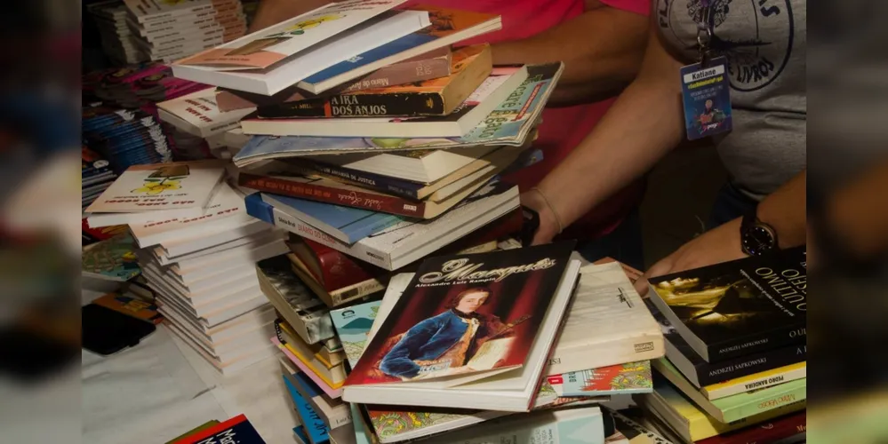 Imagem ilustrativa da imagem Pegaí completa 200 mil livros doados em PG