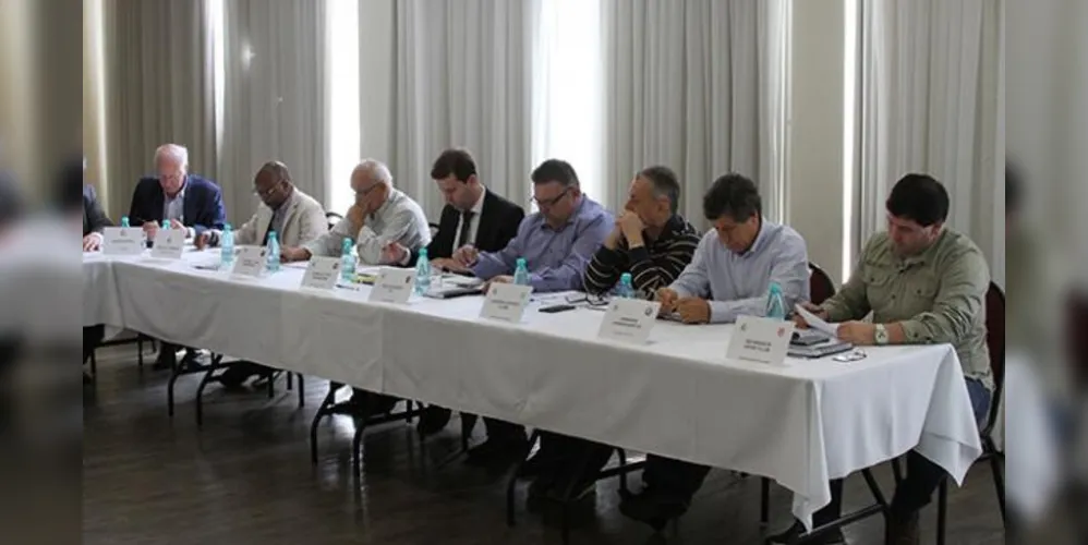 O presidente do Grupo Gestor, Álvaro Góes, participou da reunião em Curitiba