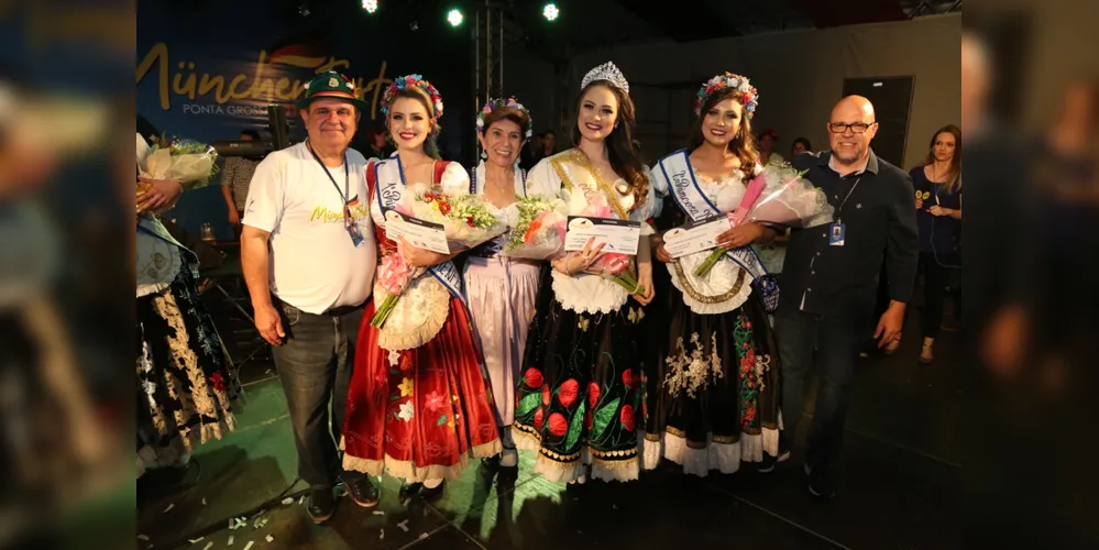Concurso da Rainha da Münchenfest aconteceu na noite de sexta-feira (16) no Parque Ambiental