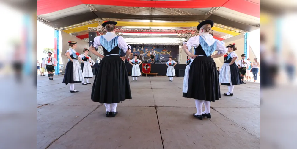 As culturas germânica e ucraniana foram exaltadas através dos grupos curitibanos Alte Heimat e Poltava no terceiro dia de Münchenfest.