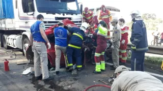 Grave acidente na BR-376 mobilizou equipes do Corpo de Bombeiros de Ponta Grossa