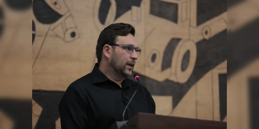 Marcio Pauliki usou a palavra durante a sessão na Câmara de Ponta Grossa.