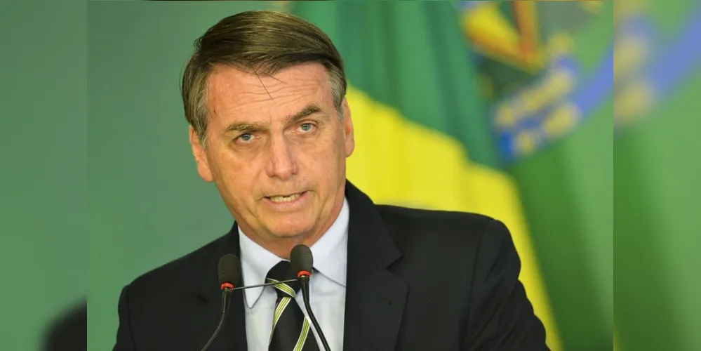 "O povo decidiu por comprar armas e munições, e nós não podemos negar o que o povo quis naquele momento.", disse Bolsonaro
