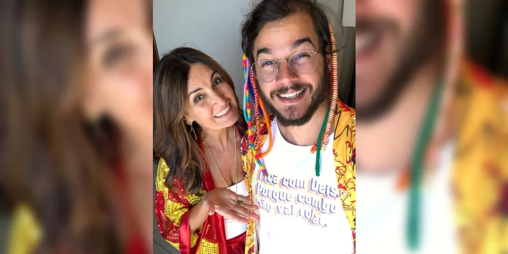 Imagem ilustrativa da imagem Fátima presenteia namorado com camiseta inusitada