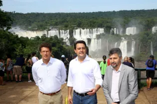 Governador esteve na comemoração pelos 80 anos do Parque Nacional do Iguaçu.
