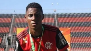 Imagem ilustrativa da imagem Atleta internado após incêndio no Flamengo inicia dieta oral