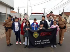 Programa é uma parceria das secretarias municipais de Educação e redes de ensino particular, com a Polícia Militar do Paraná