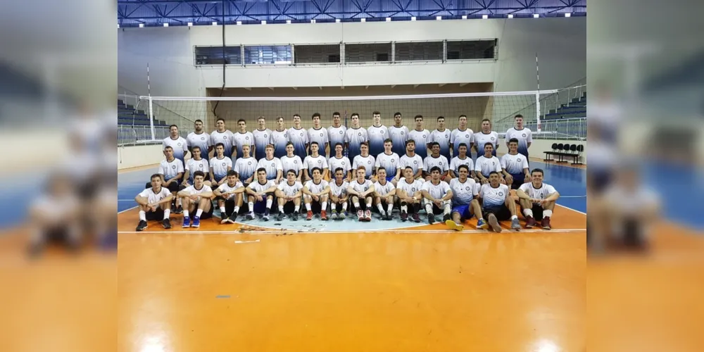 Mais de 40 atletas participam das atividades no Oscar Pereira