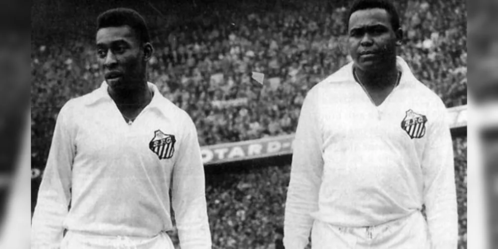 Pelé e Coutinho nos tempos épicos do Santos