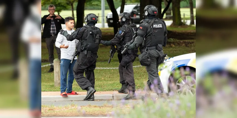 Atentados contra mesquitas levaram polícia a reforçar segurança na Nova Zelândia     