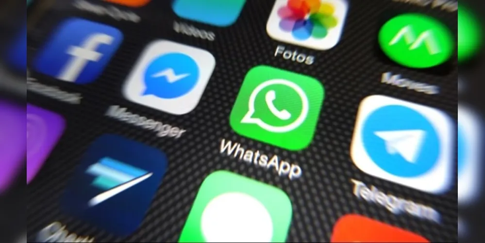 A empresa planeja integrar os aplicativos de mensagem, permitindo que um usuário do Facebook consiga conversar com alguém que só usa o WhatsApp