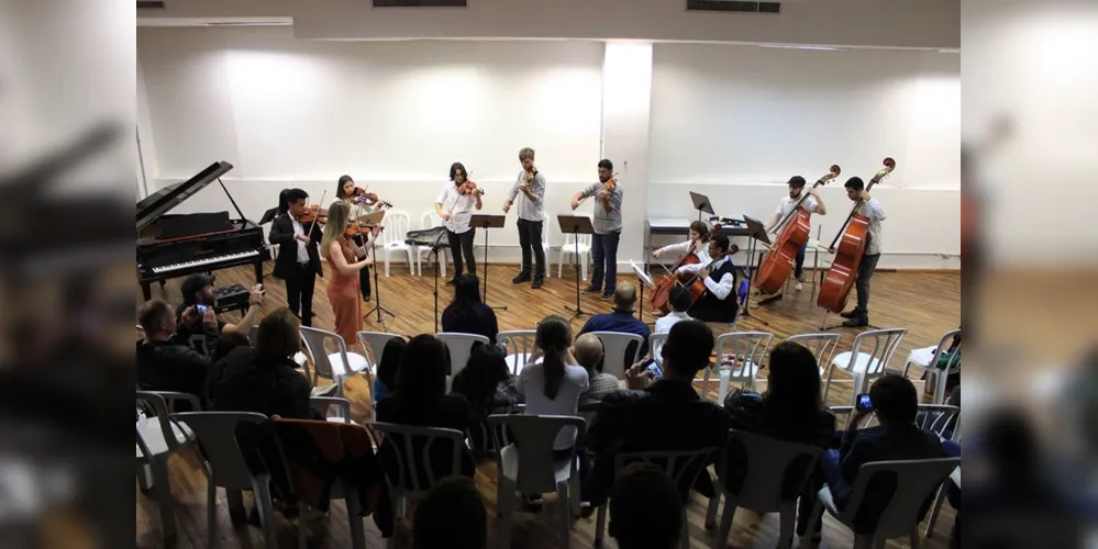 Música na Chaminé reúne professores e alunos do Conservatório Maestro Paulino para uma hora de música, tanto erudita quanto popular.