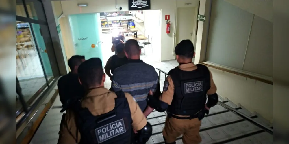 Rafael Conrado condenado por juri popular saiu algemado do Fórum diretamente para a 13º SDP