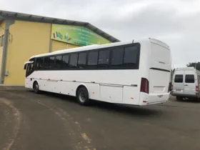 O veículo vai transportar jovens e adolescentes do Instituto pela cidade e pela região