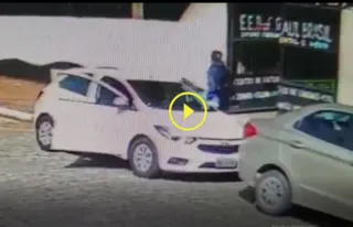 Imagem ilustrativa da imagem Vídeo mostra chegada de atiradores a escola