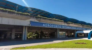 Eles foram detidos dentro de avião no aeroporto Afonso Pena