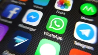 A empresa planeja integrar os aplicativos de mensagem, permitindo que um usuário do Facebook consiga conversar com alguém que só usa o WhatsApp