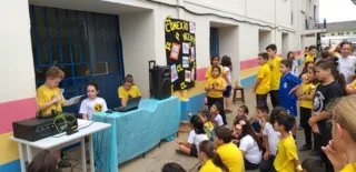 Imagem ilustrativa da imagem Rádio escolar movimenta quinto ano em Castro