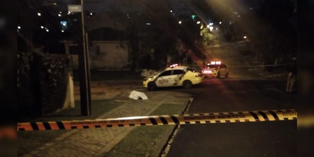 Imagem ilustrativa da imagem Rapaz é morto com
pelo menos 15 tiros em Curitiba