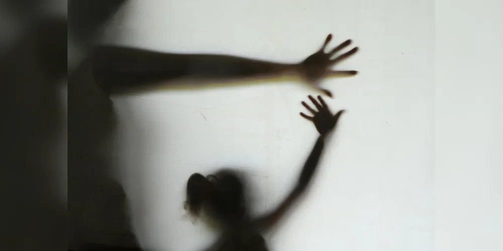 Disque-denúncia recebe 50 ligações por dia relatando violência sexual infantil no Brasil