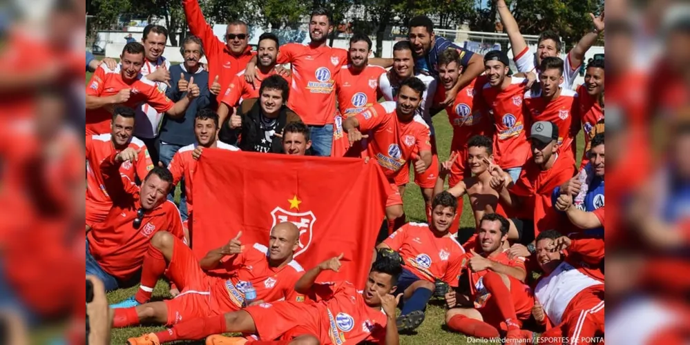 Equipe de Palmeira ganhou o título domingo, no Miró de Freitas, enfrentando o América Pontagrossense