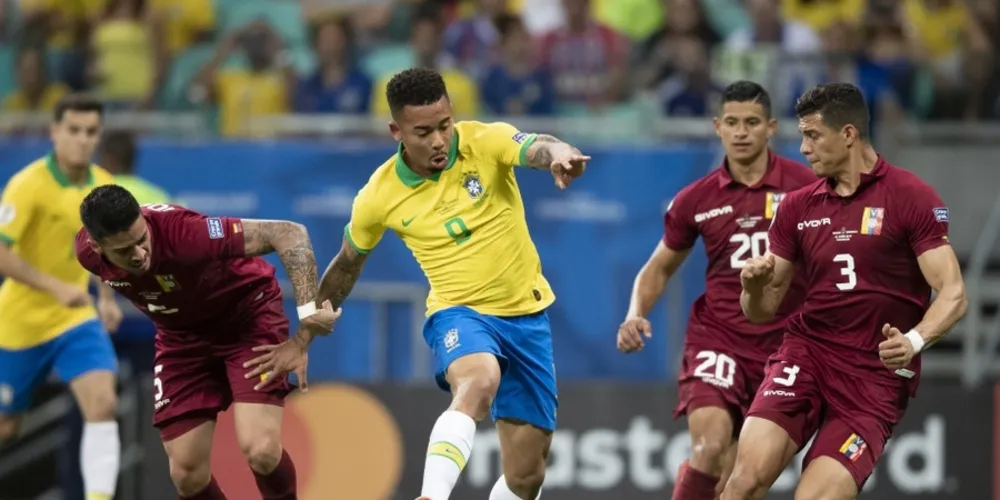 Seleção teve dois gols anulados pelo VAR e não conseguiu mais furar a retranca venezuelana