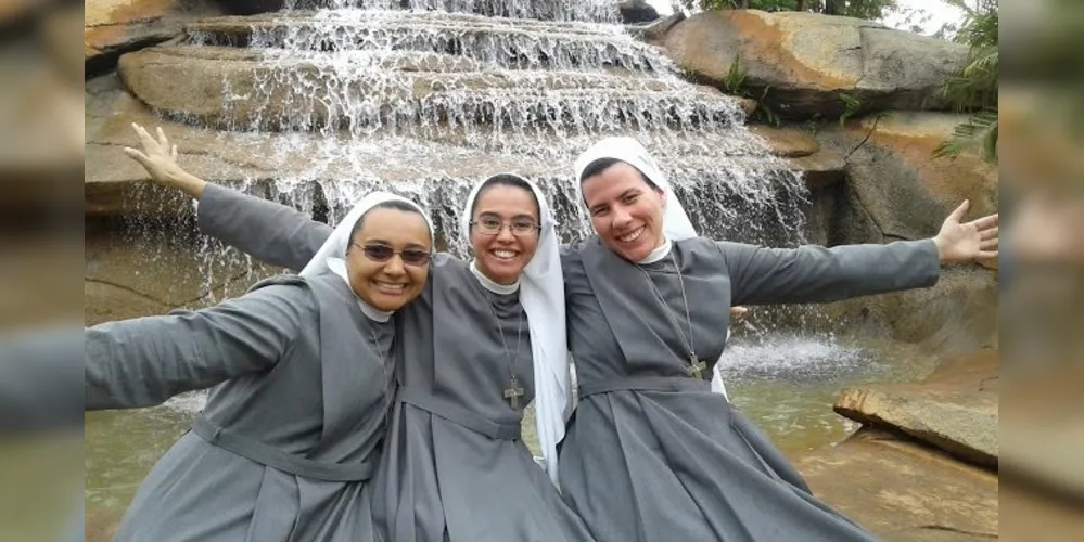 Freiras da Congregação das Irmãs Oblatas de Jesus e Maria em Cascavel (PR) podem retirar e renovar a CNH com o hábito religioso completo