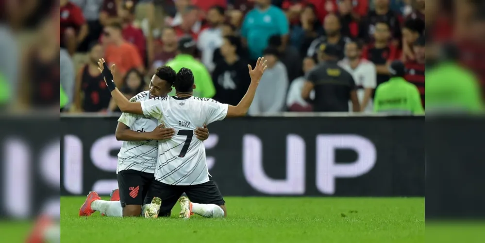 Em pleno Maracanã, Athletico-PR superou o Flamengo e chega à semifinal da Copa do Brasi