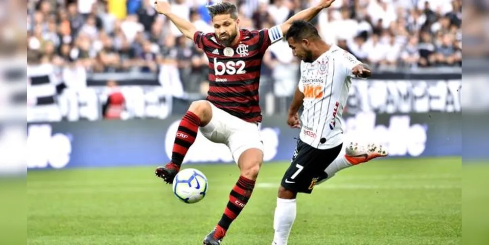 Imagem ilustrativa da imagem Com uso do VAR, Corinthians e Flamengo empatam em 1 a 1