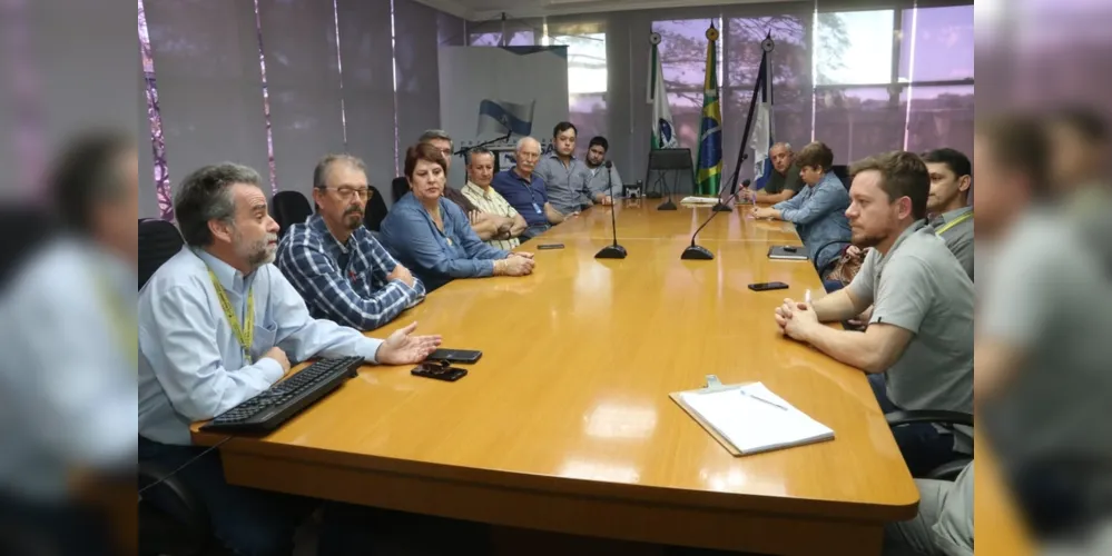 Reunião entre técnicos da secretaria e representantes do Banco do Brasil explicou linhas de crédito disponíveis para produtores 